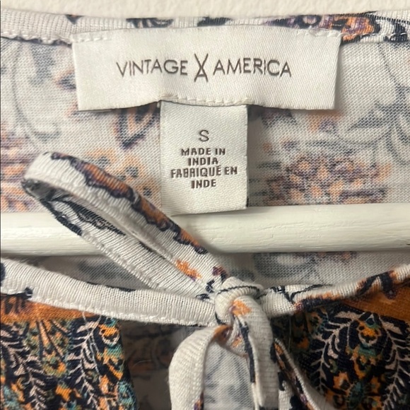 Vintage America Black and White 3/4 Sleeve Tunic with Bib Collar bohemian - Picture 3 of 9